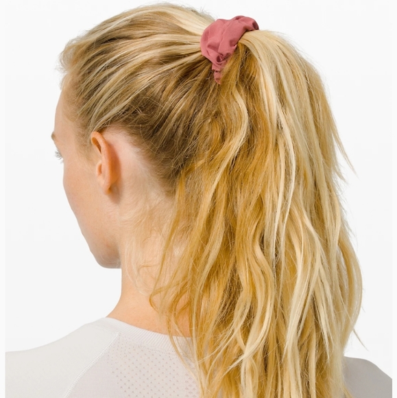 2 Lululemon scrunchies - Picture 7 of 11
